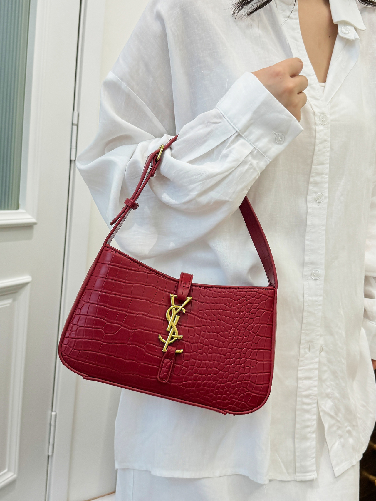 Free shipping designer underarm Bag 2025 New baguette bag, a fashionable, versatile and high-end single-shoulder crossbody bag for women