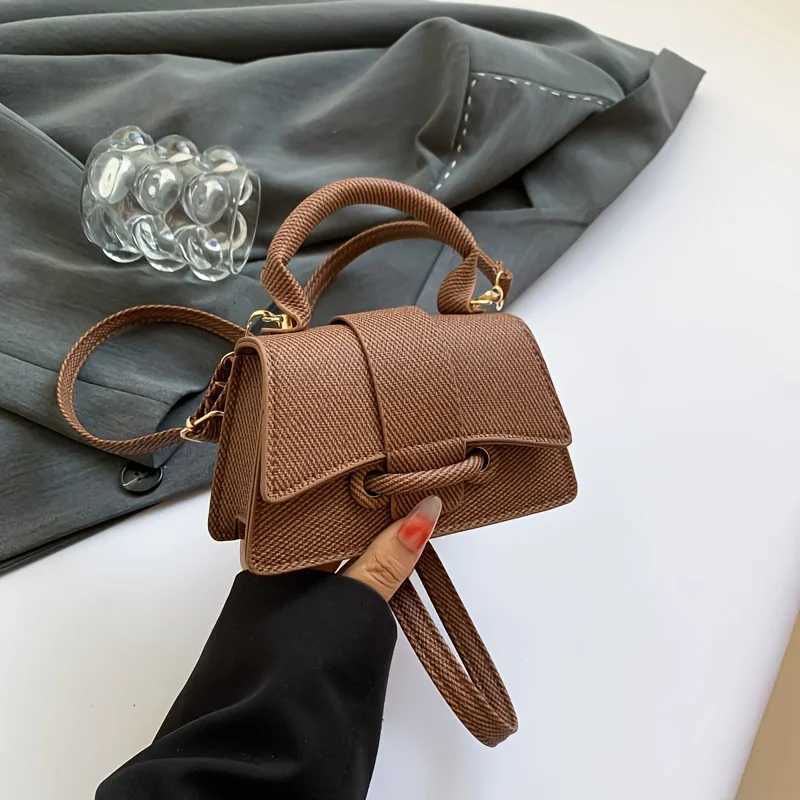 Fashion Solid Color Small Tote Crossbody Bag Stylish Mini Handbag Mobile Phone Coin Purse Adjustable Strap Magnetic Closure Y250528