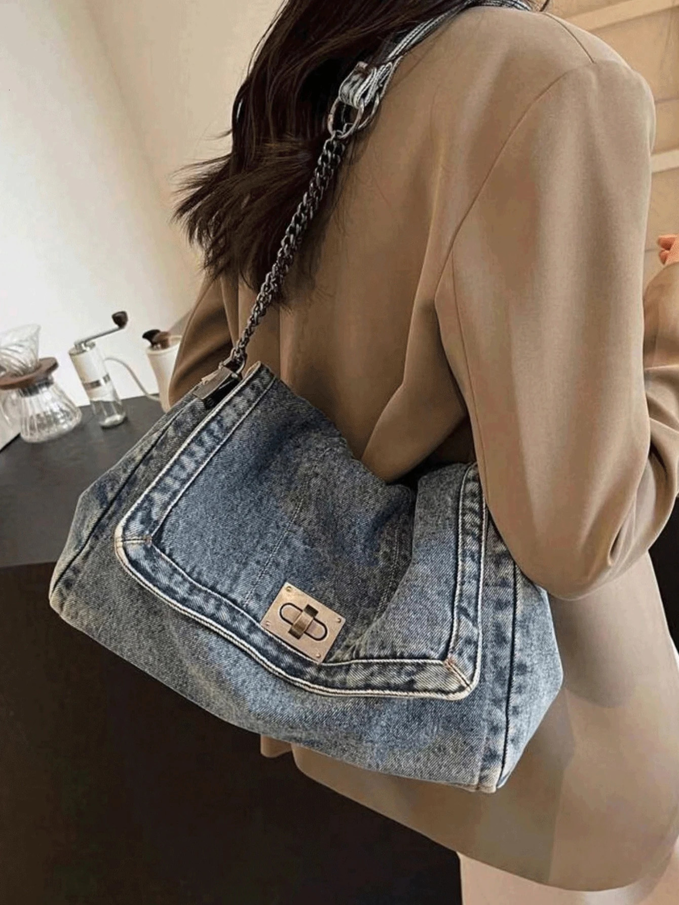Denim Tote Bag with Metal Buckle and Chain Strap Deep Blue Light Blue Black Vintage Stitching for Women Non-Adjustable Sl 250526
