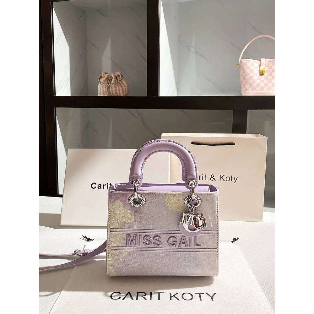Girls Sweet Popular Handheld Square Bag With Contrast Color Delicate Pendant New Fashion And Handbag For Party