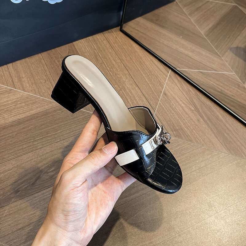 2025 Small Gold Buckle Crocodile Pattern Korean Style One-Word High Heel Slippers Women Summer Soft Sole Beach Mid-Heel Sandals for Outdoor Wear
