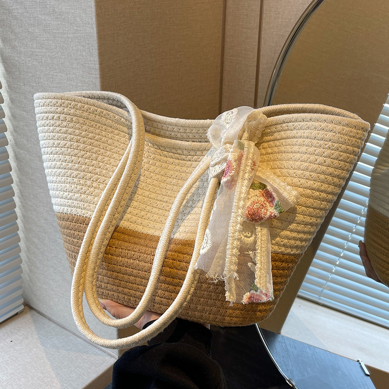 2025 New Large Capacity Woven Fashion Versatile Designer Women's Single Shoulder Beach Handbag Trendy Single Shoulder Bag