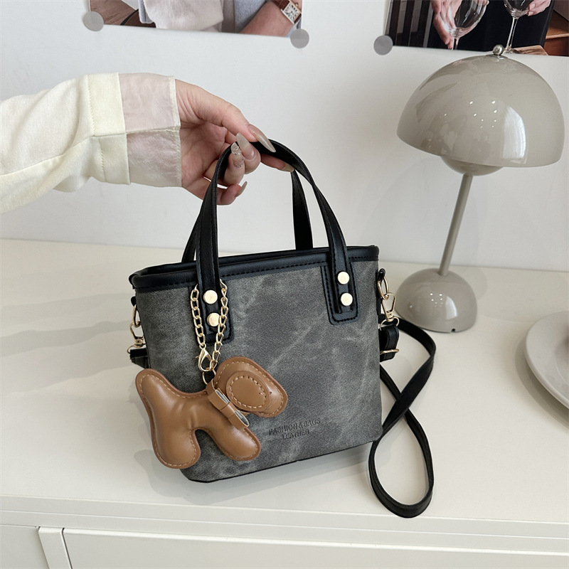 Top quality Brand High Quality New Style Trendy Handbag for Women 2025 Spring New Fashion Shoulder Bag Casual Fashion Crossbody Bag New Free Delivery 