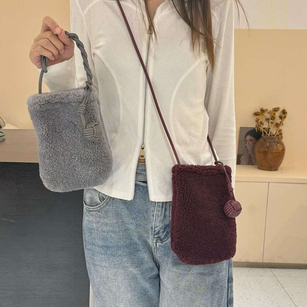 Phone for Women 2023 New Crossbody High-end Niche Christmas Plush Fashion Genuine Leather Shoulder Bag