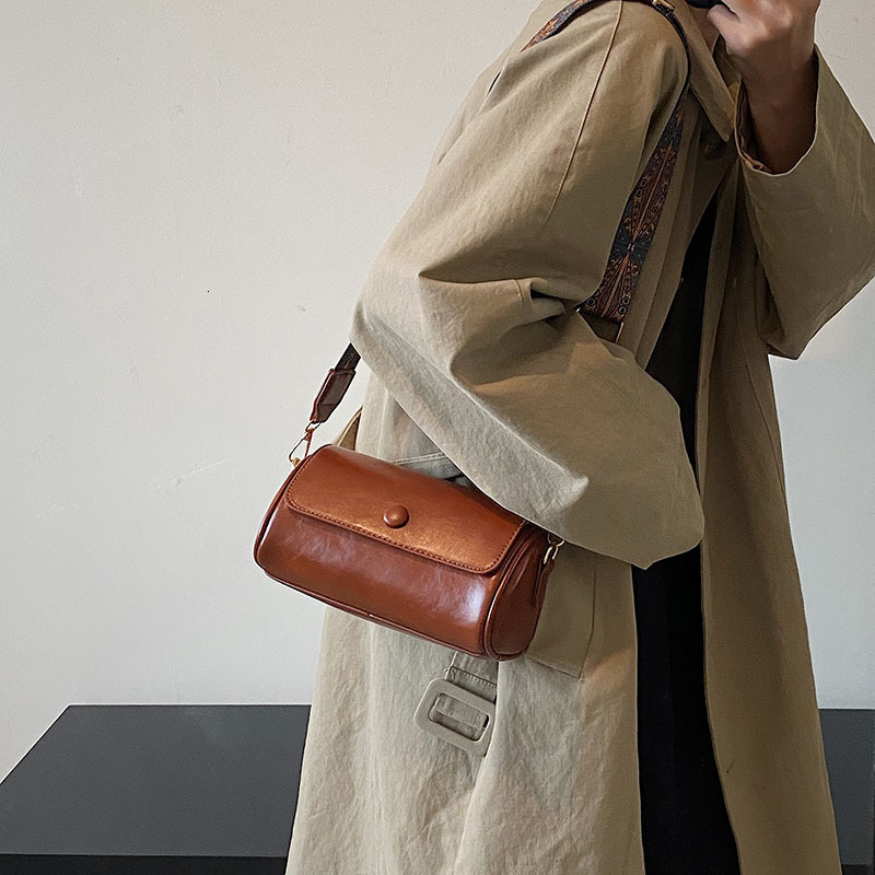 2025 new small women's niche trendy spring designer multifunctional broadband shoulder crossbody bag cylindrical bag