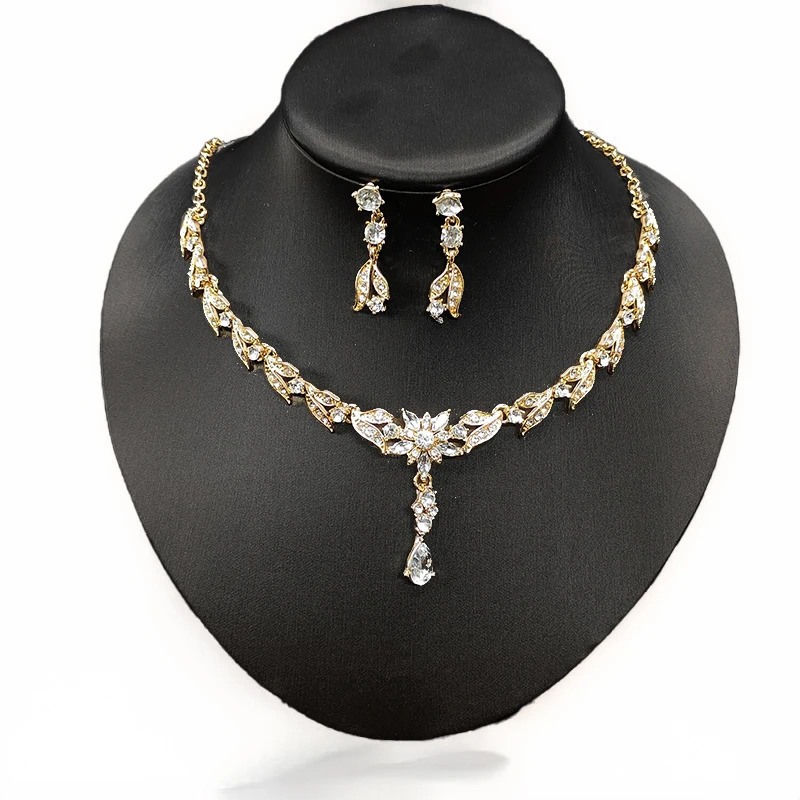 Elegant Zirconia Leaf Jewelry Set Bride Accessories Banquet Ceremony Gifts Womens Versatile Necklaces Earrings Set 250527