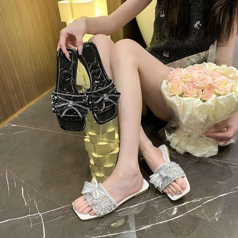 Large Diamond Flat Slippers For Female Designers Summer 2025 New Full Diamond Bow Sandals Light Luxury Pearl Lace Slippers