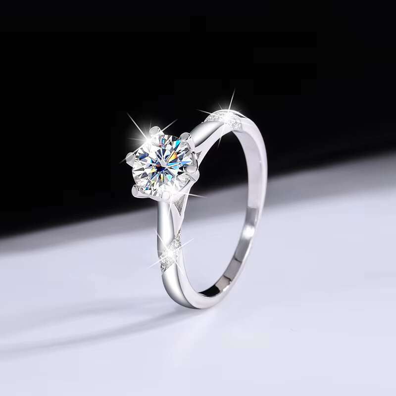 Direct Sale Manufacturer 925 Sterling Silver 0.5ct Wedding Engagement Rings for Women Classic Moissanite 5-Year Color Retention