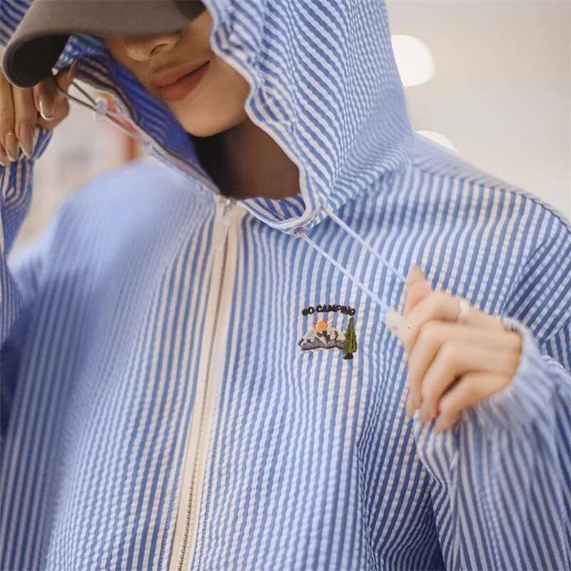 Maden Casual Blue White Striped Hooded Shirt Women's Spring Seersucker Vacation Style Blouse Lightweight Layering Beach Shirts