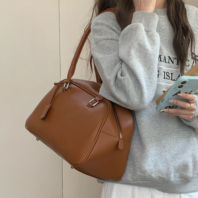 2025 new niche bowling women's spring new casual designer multifunctional handbag commuting armpit shoulder bag