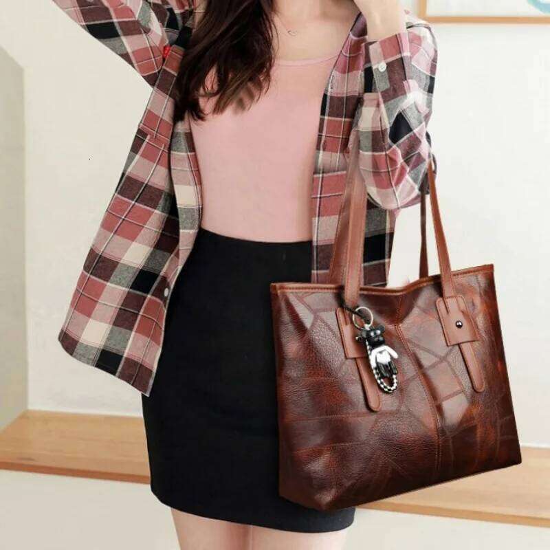 Trendy Women's 2025 New Large Capacity Tote Bag with Horizontal Square Zipper Single Shoulder Handbag Purses and Handbags