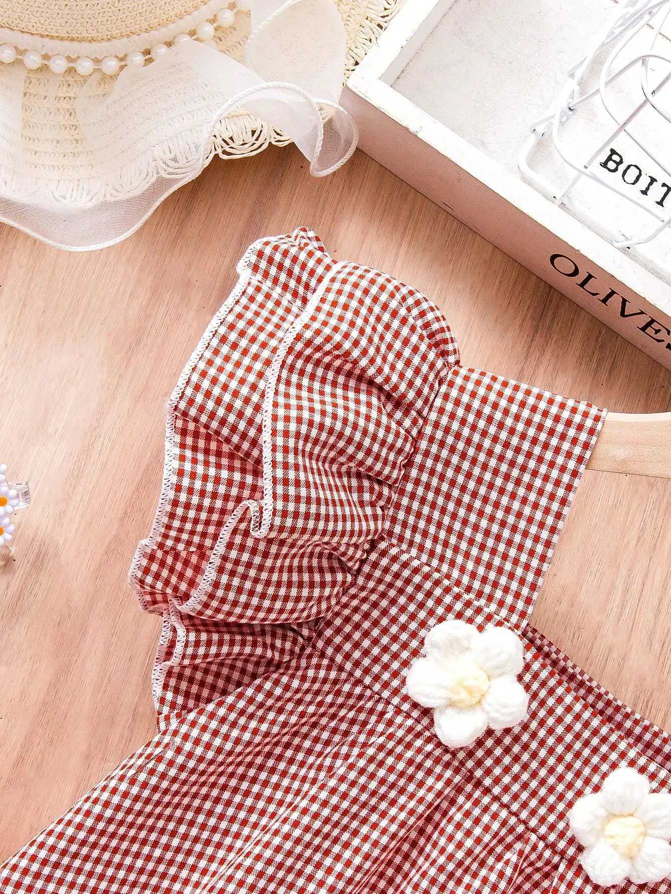 Girls Red White Gingham Dress with Flutter Sleeves Floral Accents - Perfect for Holidays/Outings Age 4-7 Spring/Summer X250528
