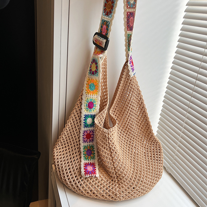 2025 New Women's Small Fresh Knitted Hollow Shoulder New Style Crochet Hook Large Capacity Designer Women's Beach Bag