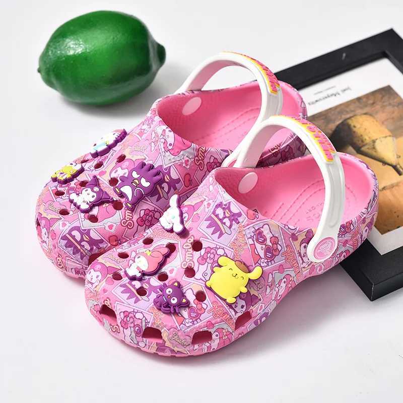 Sanrio New Sanrio Hello Kitty Summer Cartoon Children Slippers Non-Slip Soft-Soled Wrap Toe Sandals ChildrenS Boys Girls Beach Shoes w250528