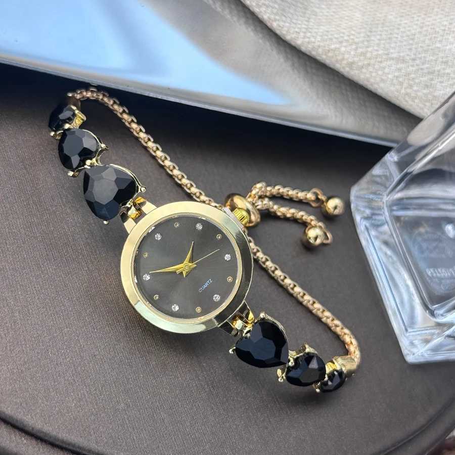 Ladies quartz watch with three heart-shaped diamond-encrusted bracelet round alloy case and mixed scale simple light luxury XJ250527
