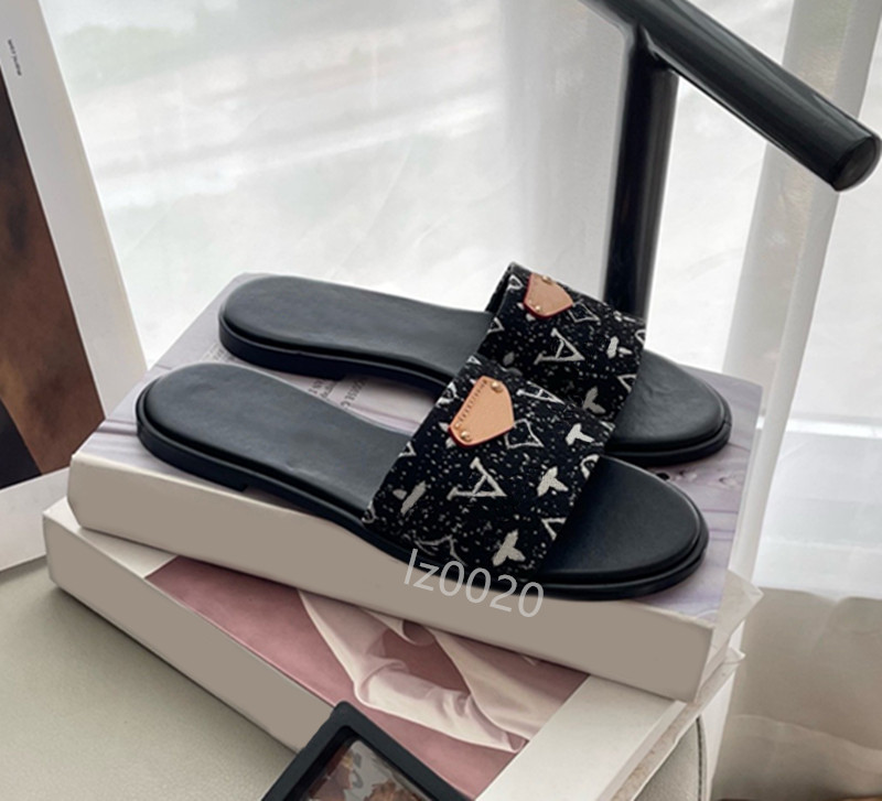 Women Slide Designer Women's Slippers Embossed Denim Fabric Designer Classic Sandals Beach Outdoor Beach Home slippers Designer Shoes EU35-41