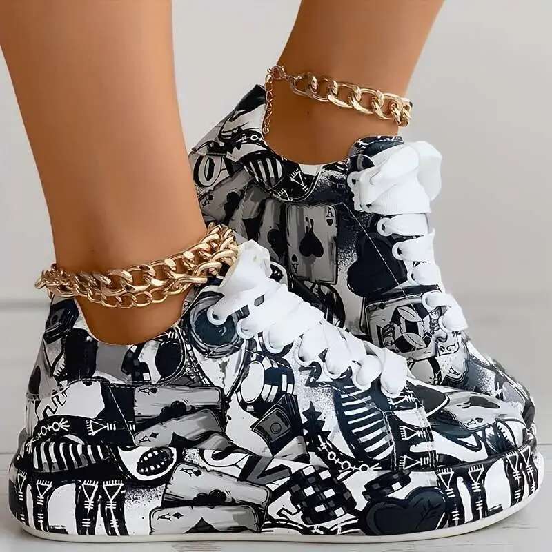 Women's graffiti printed fashionable lace up low cut thick soled sports shoes, casual skateboarding shoes