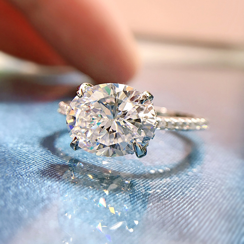 2025 Choucong Brand Wedding Rings Sparkling Luxury Jewelry Soild 100% 925 Sterling Silver Oval Cut White Lab Moissanite Diamond Gorgeous Women Engagem