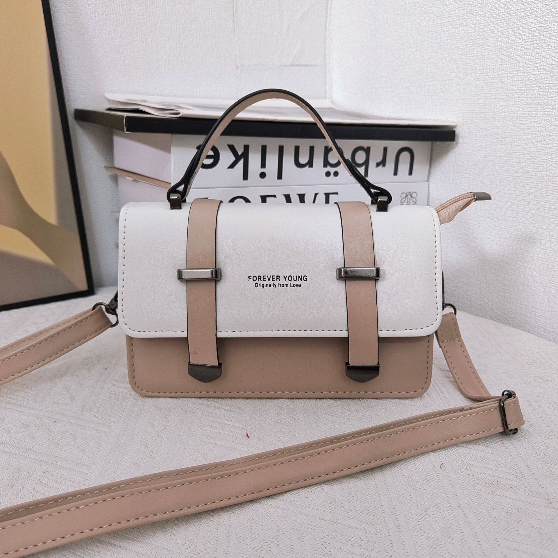 Top brand high-quality new free designer bag, new trend fashion, high-end niche design, single shoulder crossbody bag, simple new free designer bag