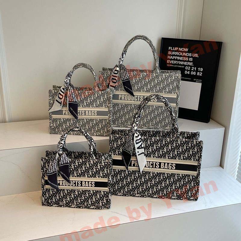 Designer bag free shipping 2025 new fashionable soft leather high-end texture printed small square bag chain bar single shoulder crossbody bag for wom