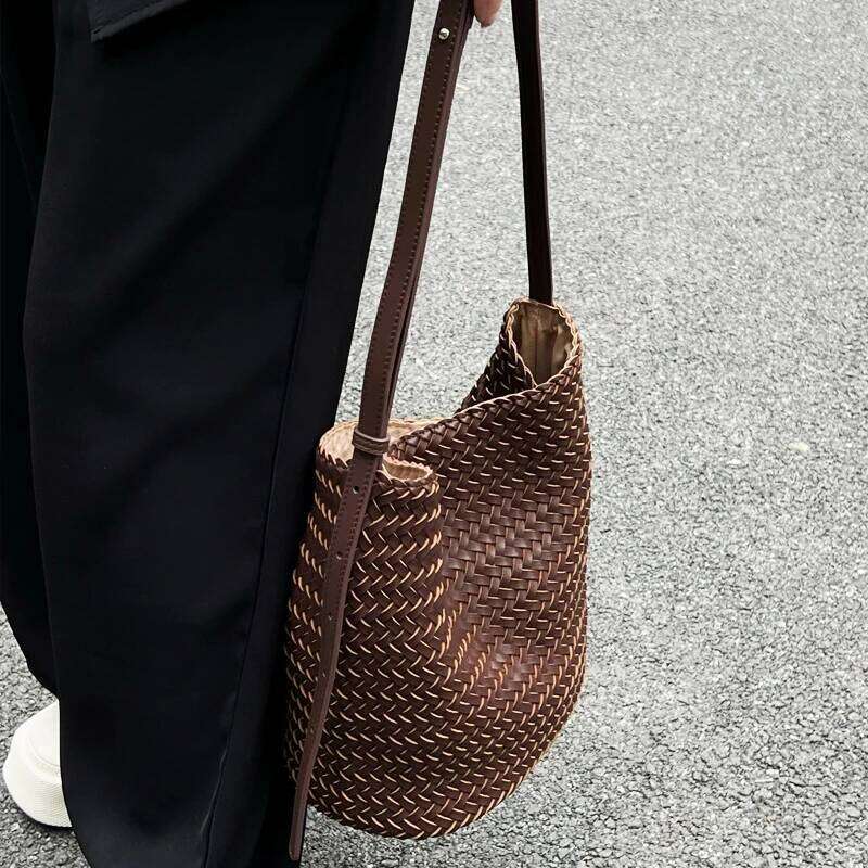 England Style Handwoven Bucket Bags For Women Designer Handbags Purses 2025 New In PU Cross Woven Small Underarm Shoulder