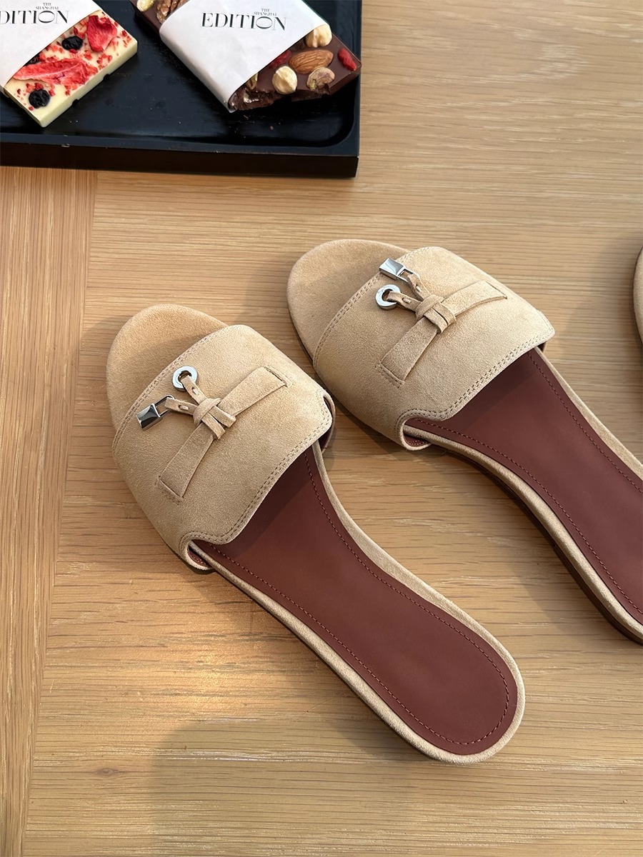 Free shipping designer Hot selling summer womens shoes womens slippers leather flat slide sandals designer brand anti slip flip up womens slippers