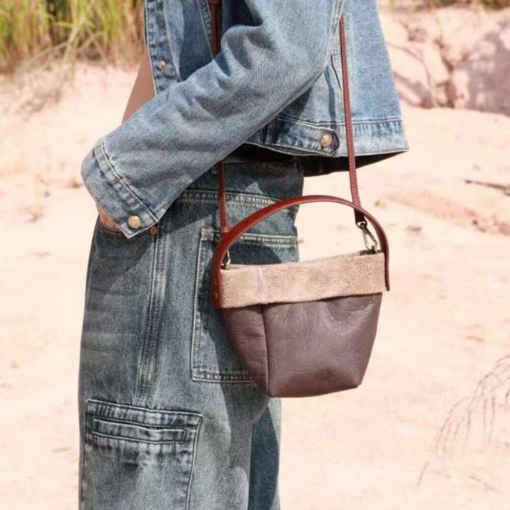 2023 Autumn Winter New High-End Bucket Genuine Leather Women's Bag Simple Large Capacity Korean Fashion Shoulder Handbag
