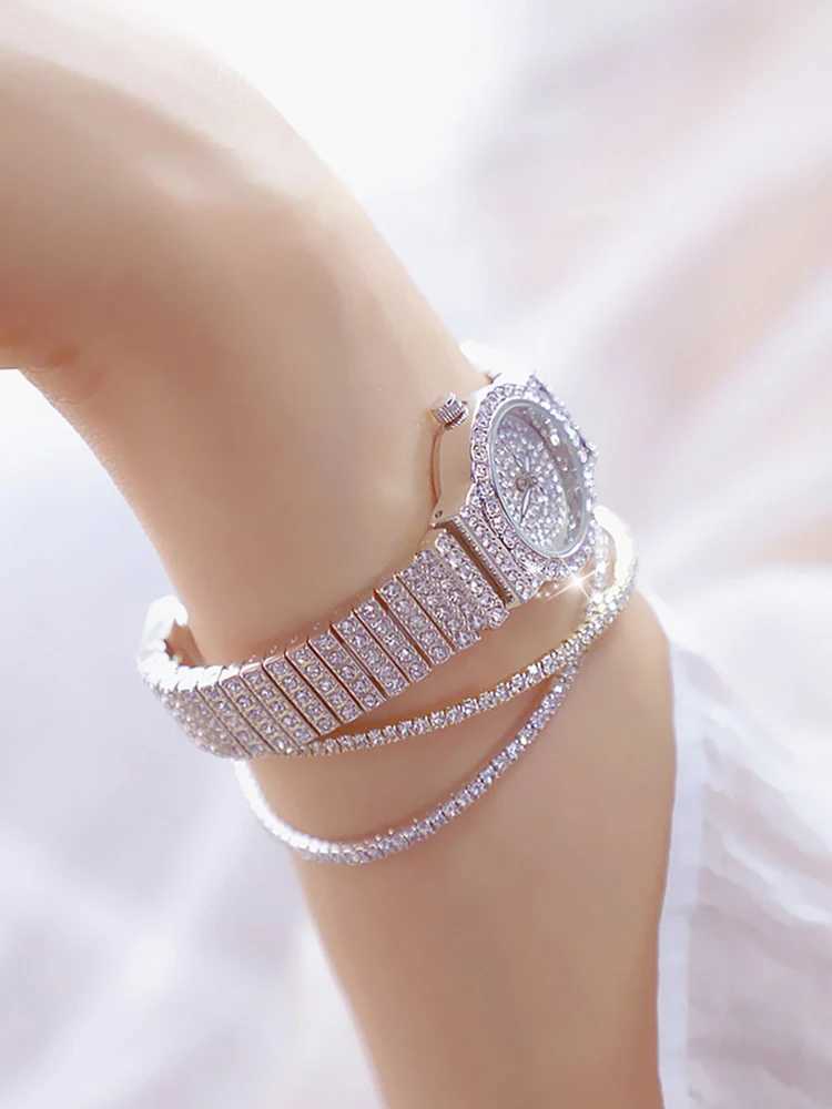 3pcs All Diamond Fashion Diamond Inlaid Womens Watch Quartz Watch Bracelet Style Watch with Bracelet Set XJ250527