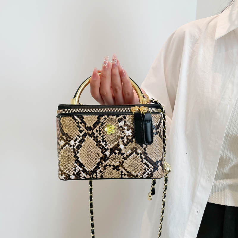 Luxury Brand Designer Bag 2025 New Fashionable Snake Skin Pattern Women's Bag Trendy Luxury Pearl Handheld Popular Single Shoulder Diagonal Span