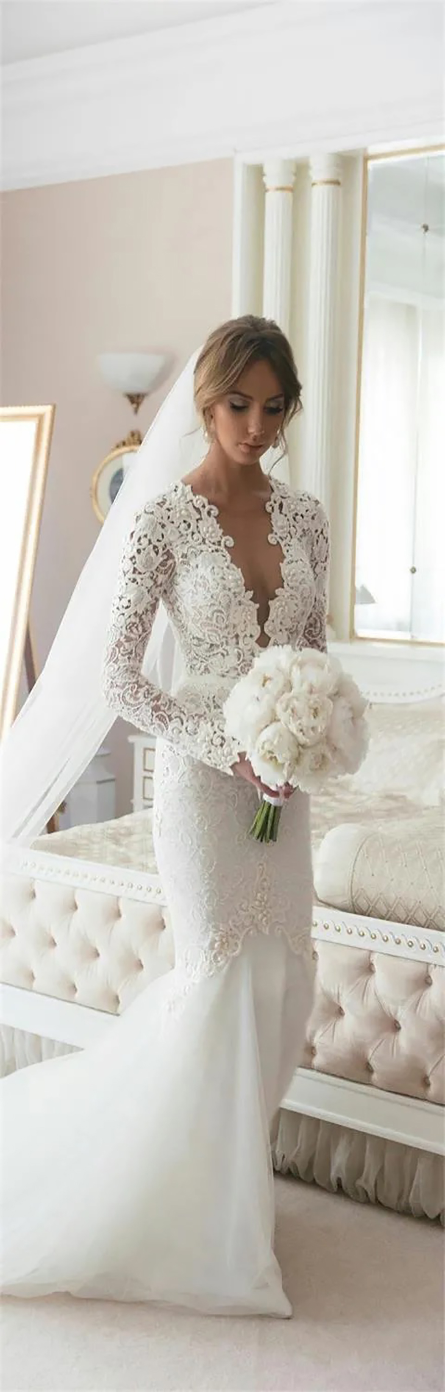 2025 Mermaid Wedding Dresses Deep V Neck Lace Applique Long Sleeve Sweep Train Beach Wedding Gowns Pearls Plus Size Country Bridal Dress