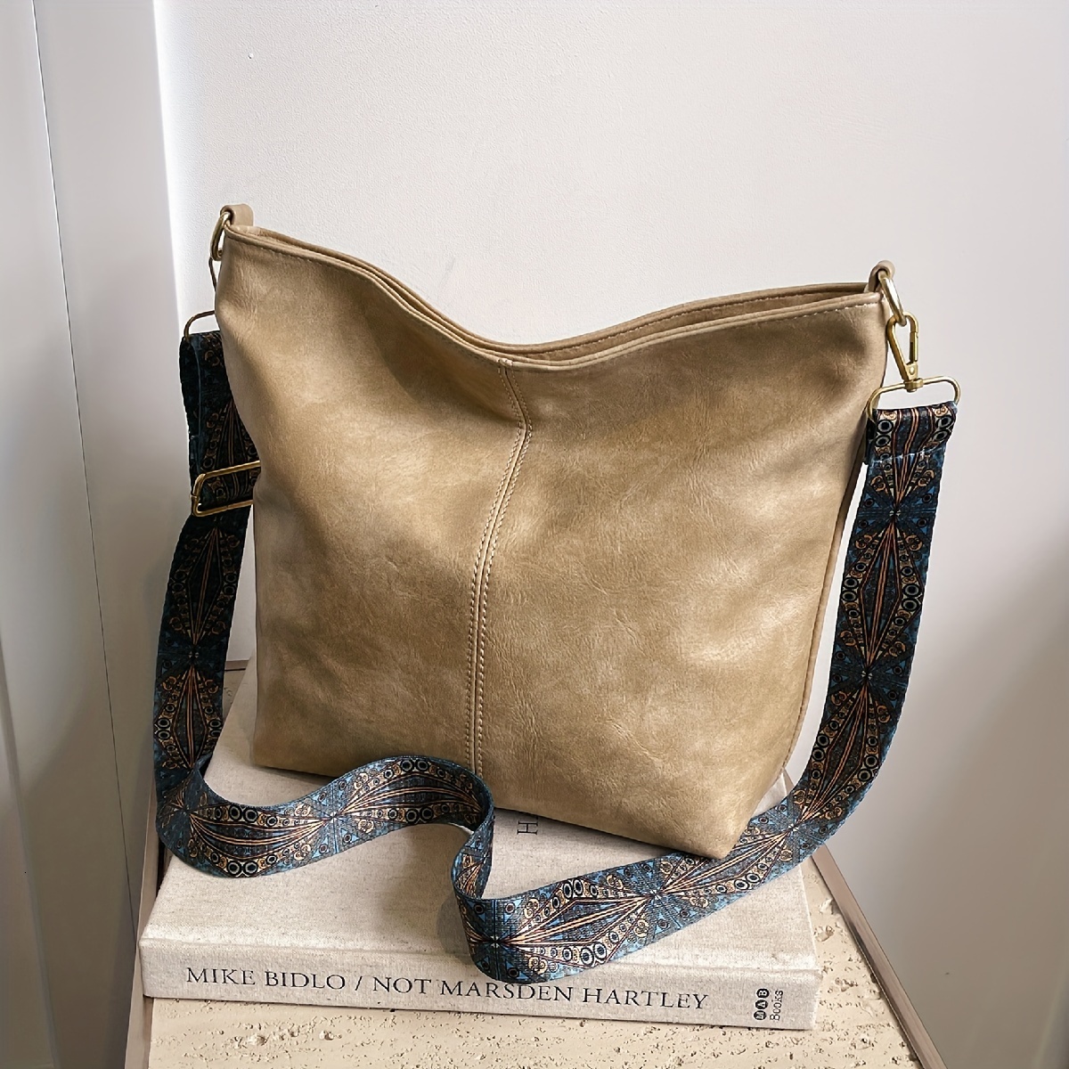 Wide Strap Simple Zipper Women's Bag