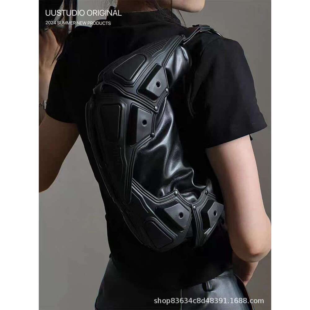 Women's handbag Niche Design Fashion Dark Trendy Hot Girl Functional Unisex Underarm Crescent Crossbody Bag