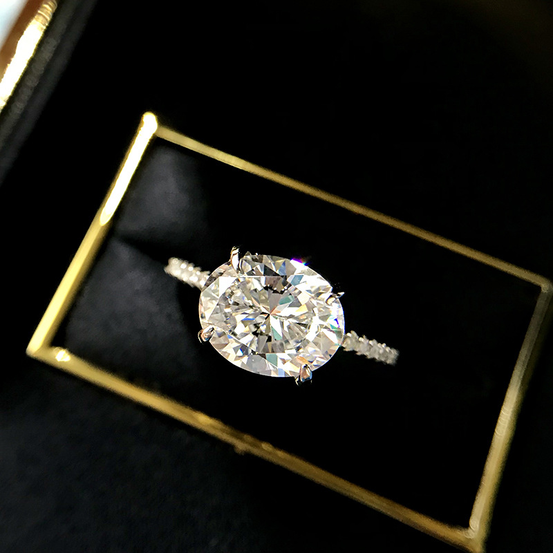 2025 Choucong Brand Wedding Rings Sparkling Luxury Jewelry Soild 100% 925 Sterling Silver Oval Cut White Lab Moissanite Diamond Gorgeous Women Engagem