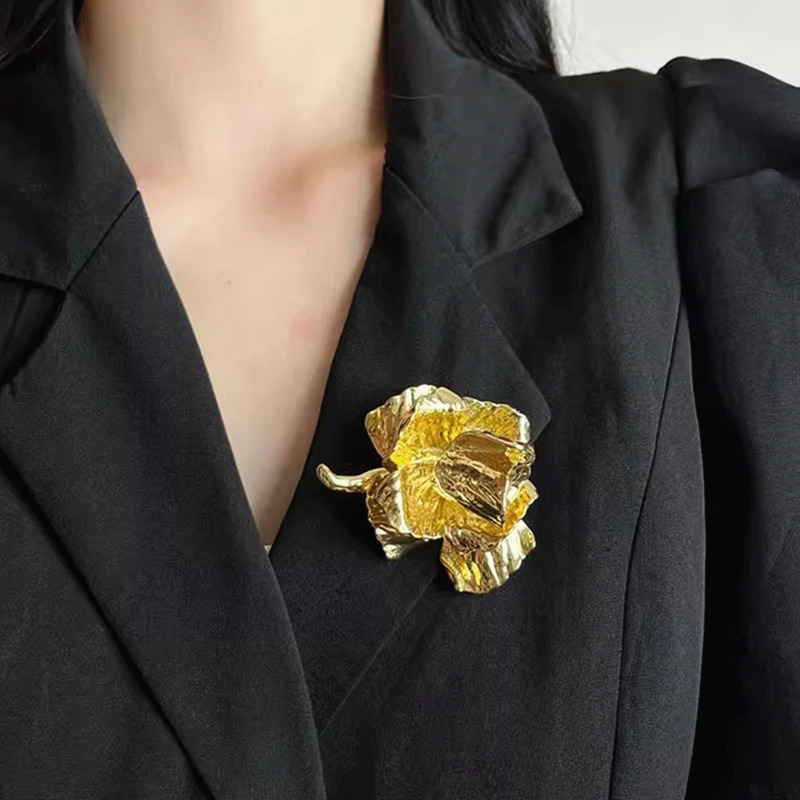 Vintage Rose Flower Metal Broochs for Women Trend Fashion Delicate Suit Corsage Pins Party Jewelry Accessories 250527