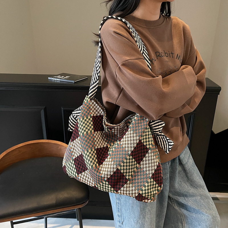 New large capacity canvas women's fashionable bag commuting handbag shoulder bag contrasting color casual simple relaxed personalized designer sh