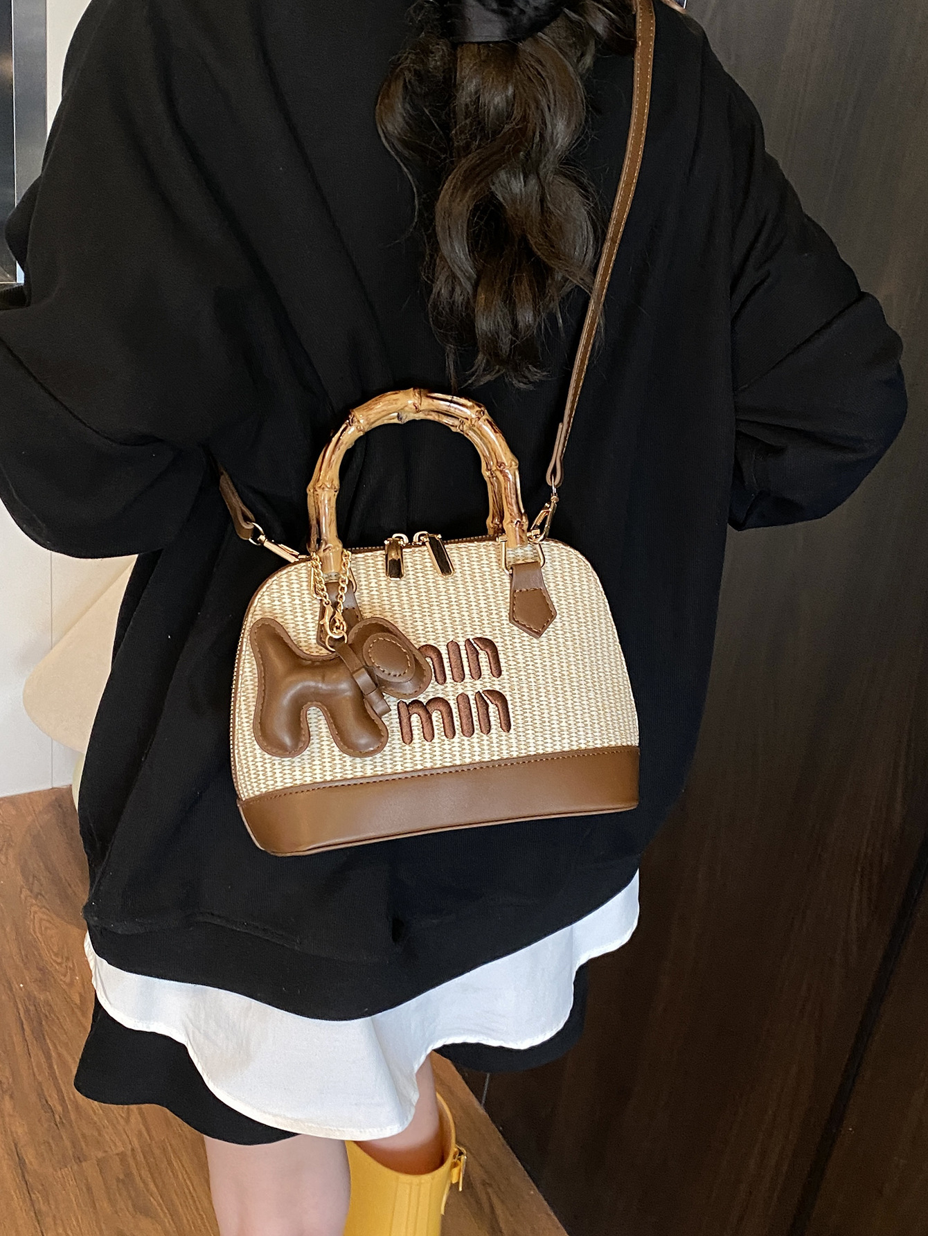 Free shipping designer bags, cross-border shell woven bags, 2025 new style bamboo joint straw woven hand-held bag, shoulder crossbody bag, women'