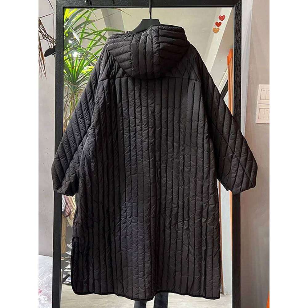 Lagabogy 2025 Winter Women Casual Long Hooded Puffer Jacket Ultra Light 90% White Duck Down Coats Female Autumn Oversized Parka