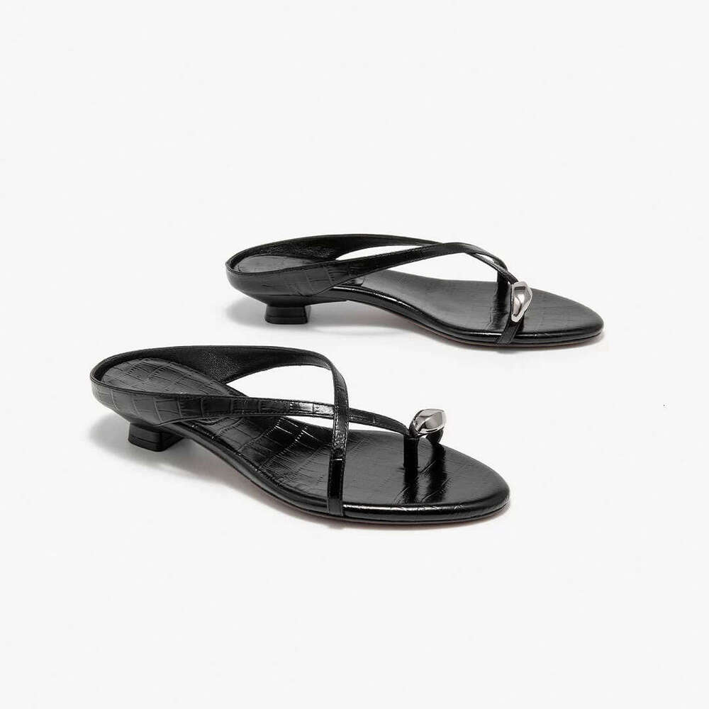 Genuine Leather Niche Design Crocodile Pattern Metal Toe Cross Strap Low Cat Heel for Women Outdoor Summer Sandals