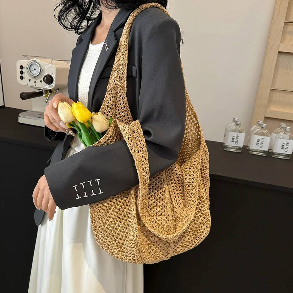 Women's Shoulder Bags Casual Straw Wicker Woven Ladies Handmade Totes Large Capacity Summer Beach Female's Messenger Bag