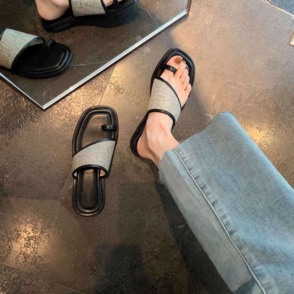 In Stock Grape Mom Style Casual Flat Square Toe Ring Slippers for Women Summer Outdoor Woven Color Block Sandals