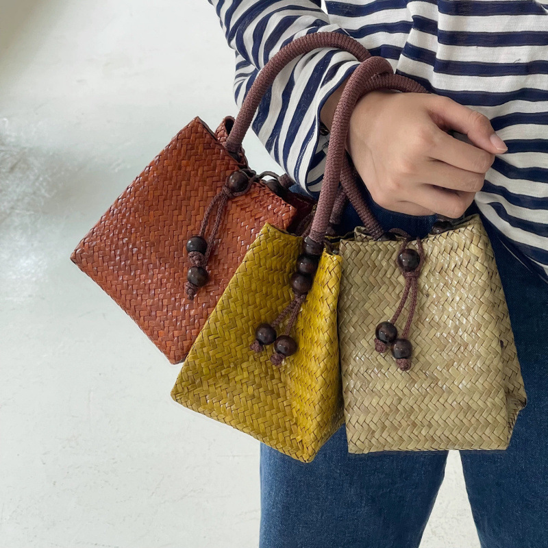 Free Shipping Designer Bag Thailand Imported Vintage Straw Woven Small Tote Bag With Wooden Buckle Solid Color Woven Bag Bucket Bag For Women