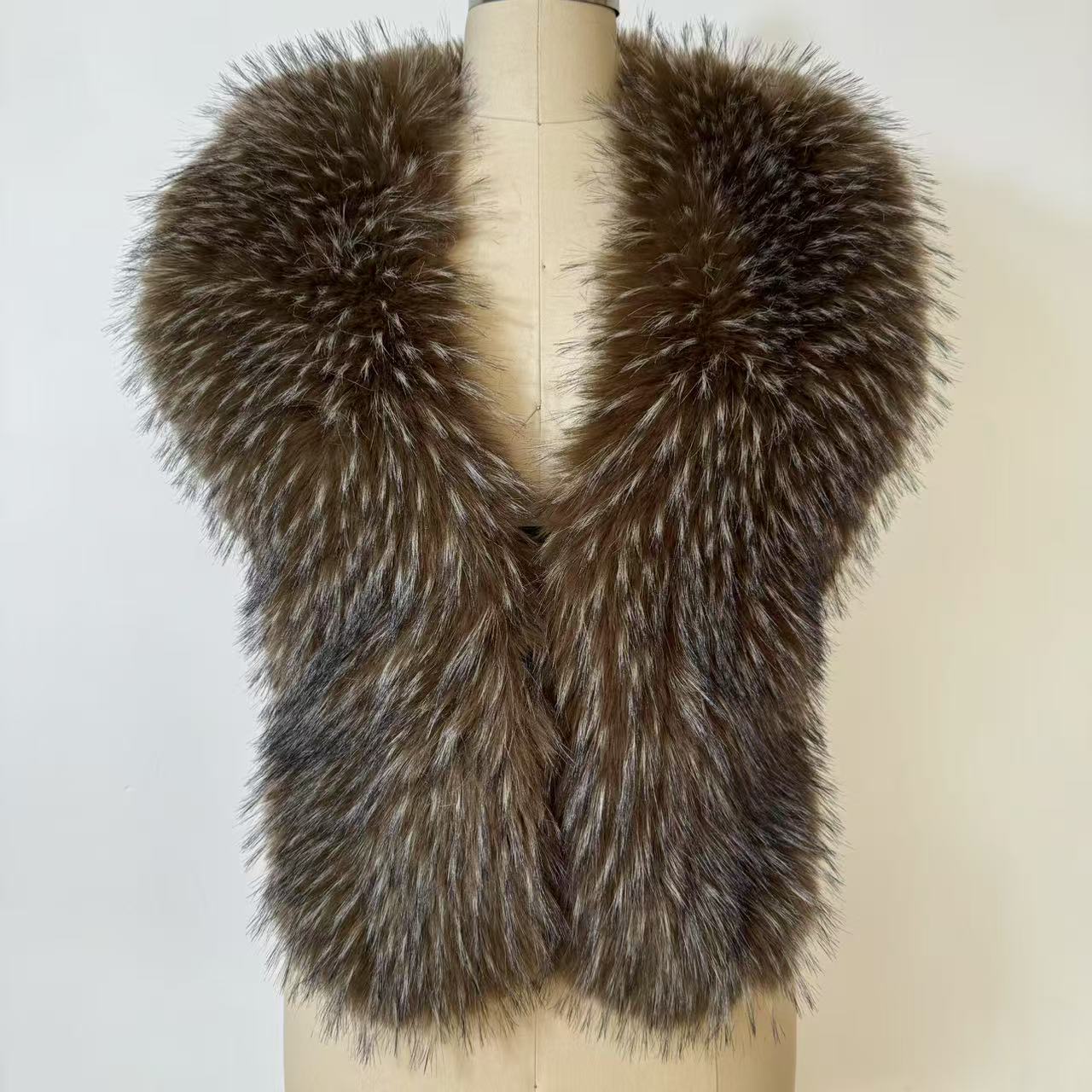 Streetwear New Faux Raccoon Fur Vest Women Fuax Fur Halter Top vest