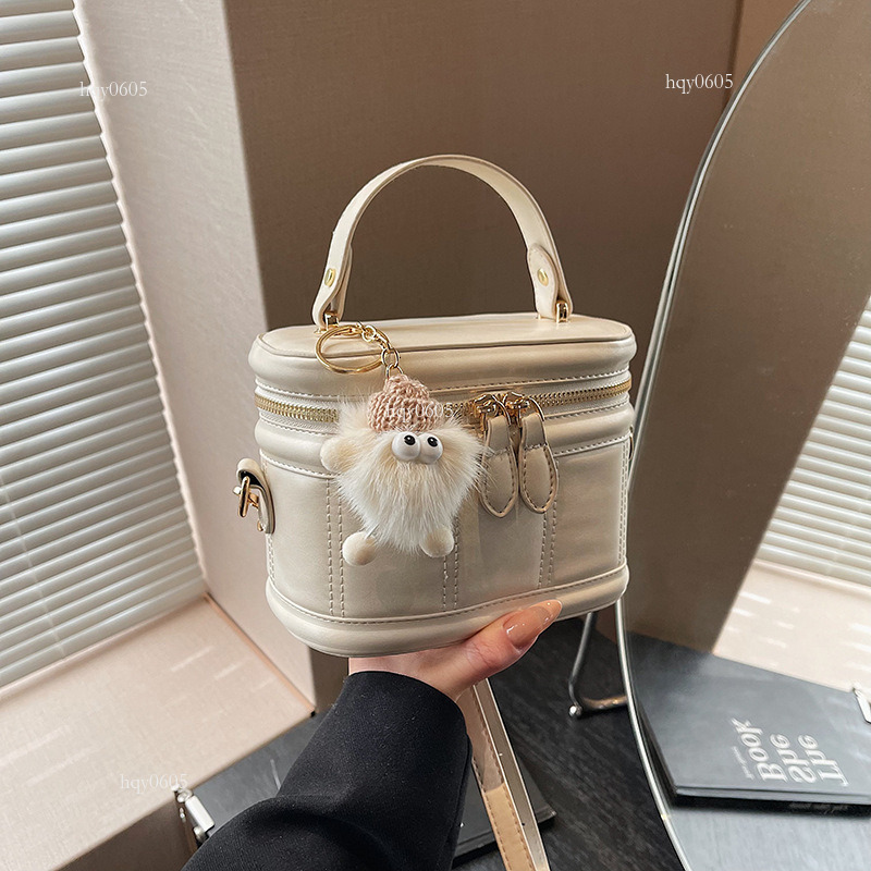 Top quality Brand High Quality New Style Free Delivery Designer Bag Crossbody Versatile Super Popular Small for Women 2025 Light Luxury Niche High-end