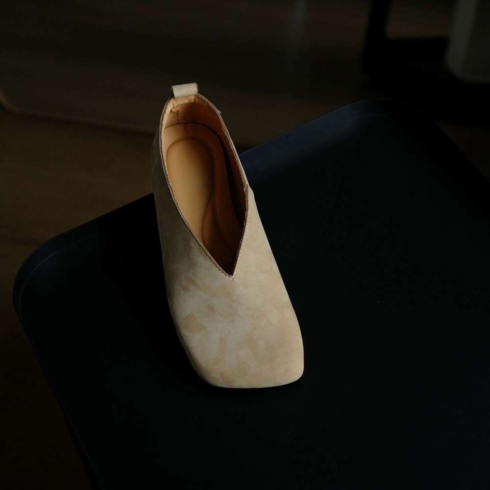 Genuine Leather Niche V-Cut Square Toe Flat Ballet for Women 2025 New Spring Fashion Vintage Single Shoes