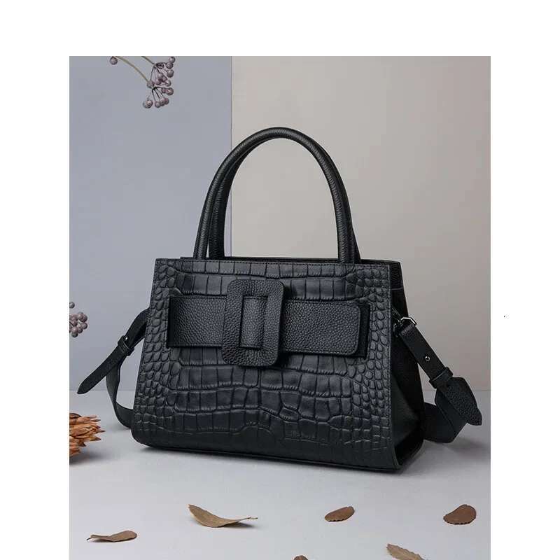 2024 New Women's Fashion Versatile Commuter Large Air Single Shoulder Cow Leather Summer Trendy Bag Motorcycle Equipment