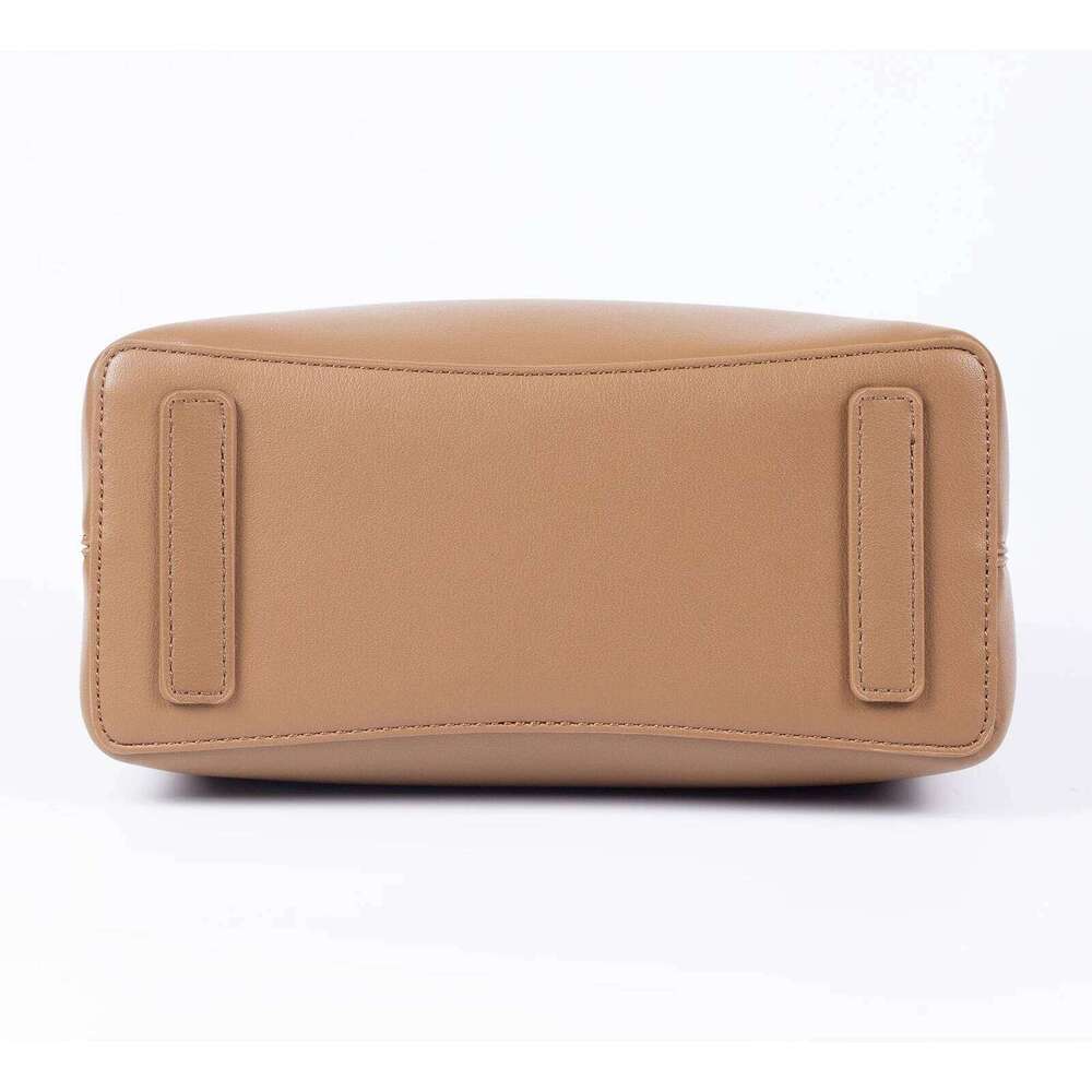 Women Shoulder Bag Female Bucket Bags Lady Fashion Metal Chain Daily Handbag 2022 New Microfibre Leather Messenger