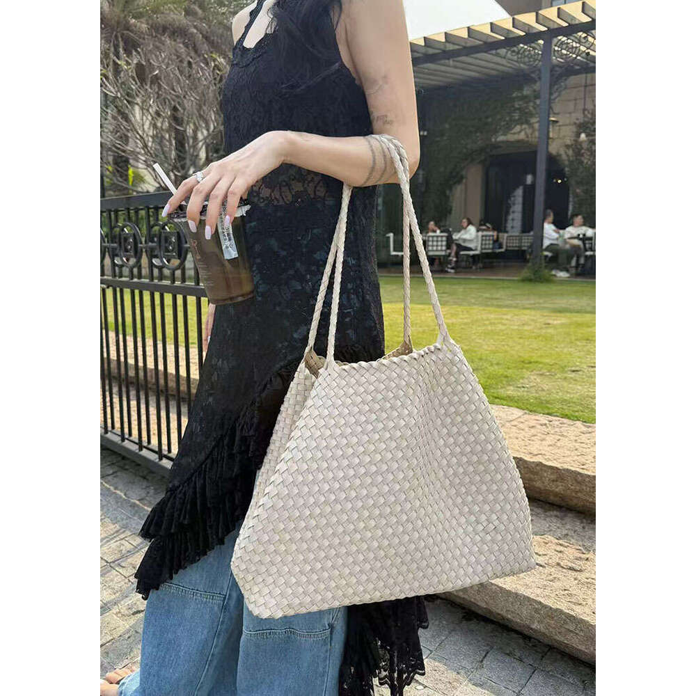 Tote Bag Braided Handbag Genuine Leather Niche Handwoven Bucket Large Capacity Tote For Women Handheld Shoulder Underarm Beach Bag Shoulder Bag