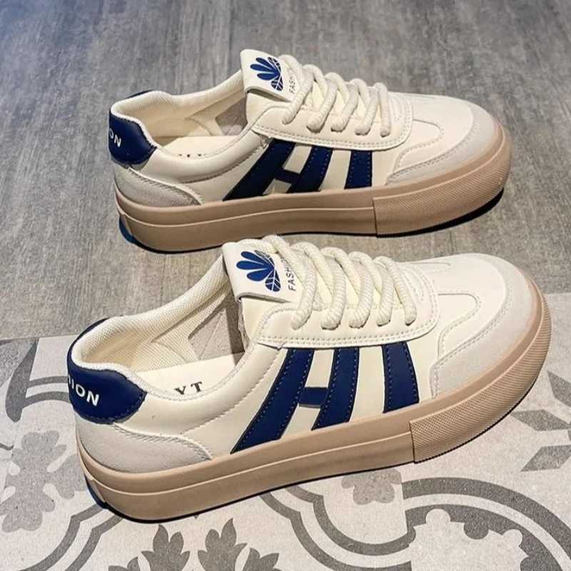 Womens Vulcanize Shoes Design Round Toe Lace Up Sports Casual Womens Sneaker Shoes Comfortable flat shoes womens shoes XJ250529