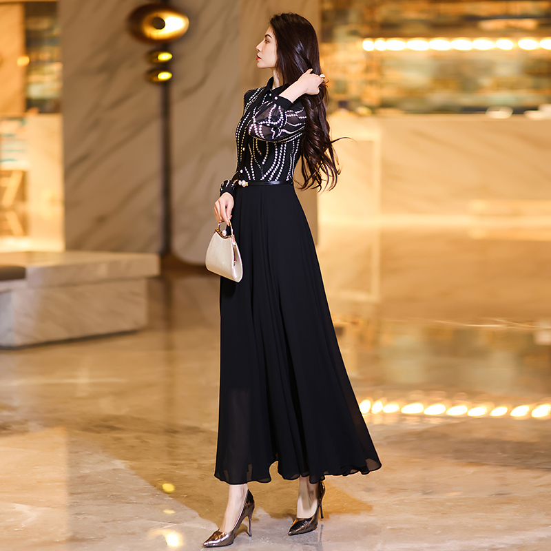 Sleek Fit & Flare Tunic Top Skirt Combo Featuring Intricate Patterned Hem