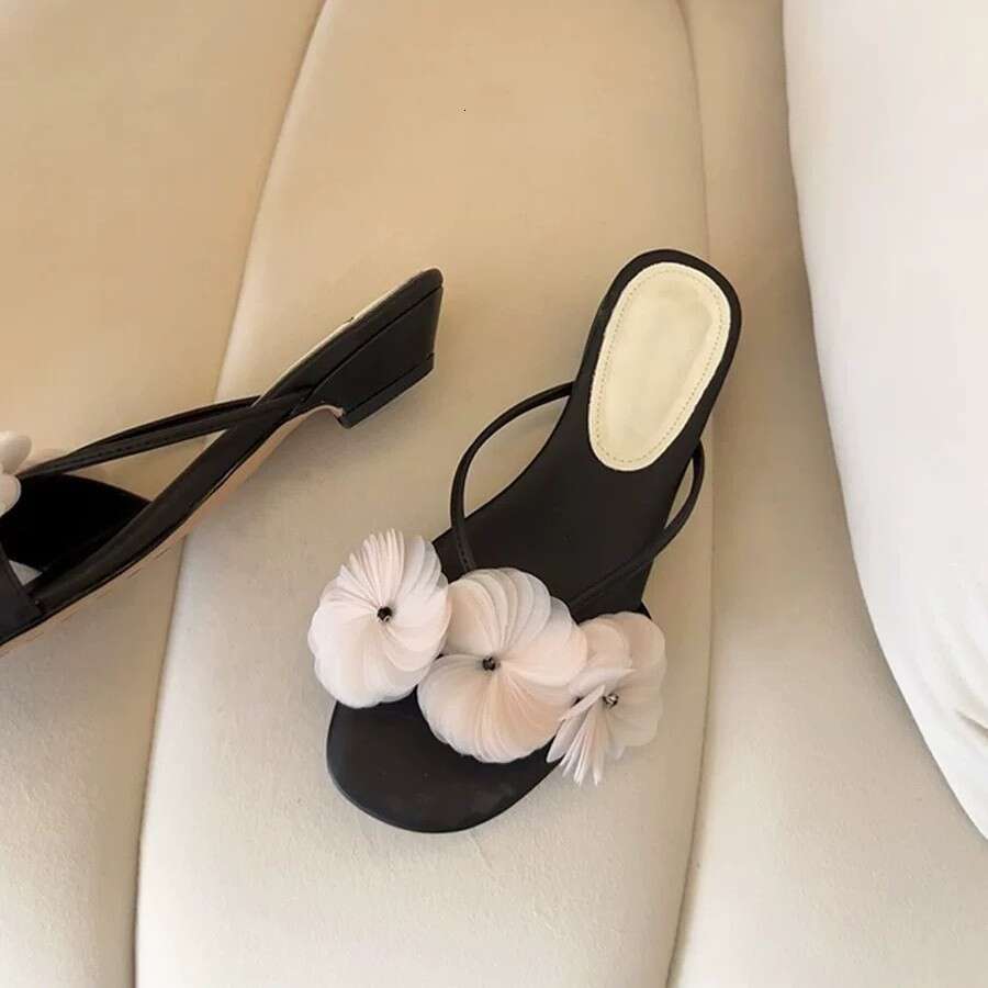 Sheepskin Version ~ French Fairy Style Floral Toe Post for Women Outdoor 2025 Summer Versatile Low Heel Sandals